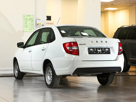 2026 Lada (ВАЗ) Granta I Рестайлинг, белый, 1250000 рублей, вид 4