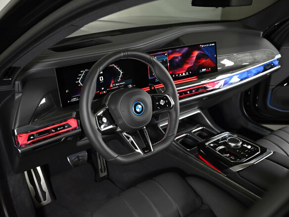 2023 BMW 7 серии M760e xDrive VII (G70), чёрный, 24000000 рублей - вид 22