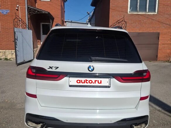 2021 BMW X7 30d I (G07), белый, 8500000 рублей - вид 3