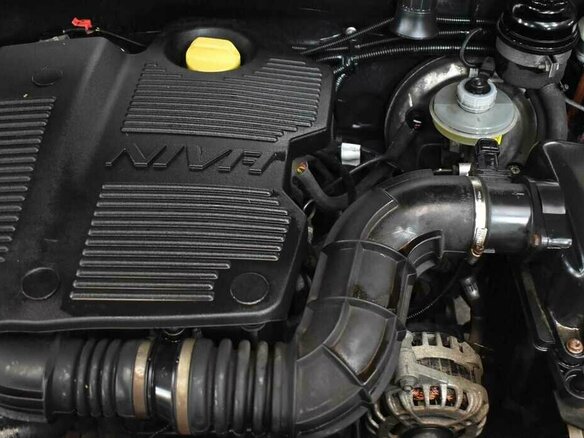 2019 Chevrolet Niva I Рестайлинг, серебристый, 775000 рублей - вид 13