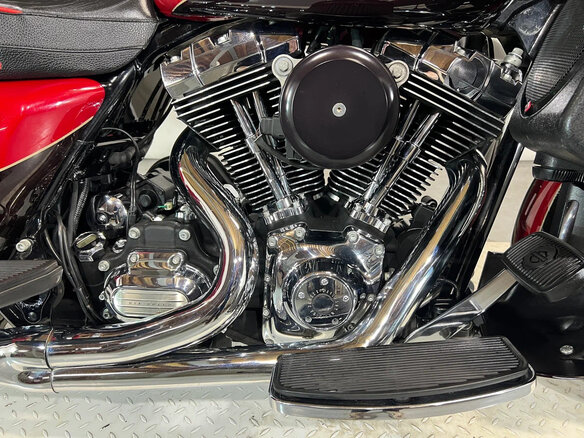 2010 Harley-Davidson Electra Glide, пурпурный, 1200000 рублей - вид 18