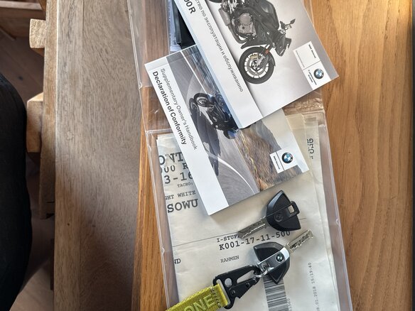2018 BMW S 1000 R, белый, 1222000 рублей - вид 17