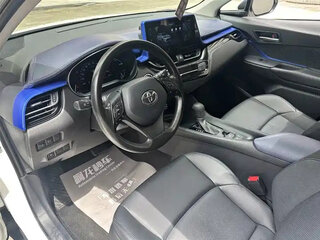 2024 Toyota C-HR M20C I Рестайлинг, белый, 2715000 рублей, вид 5