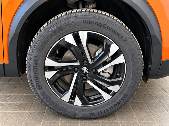2023 Peugeot 2008 II, оранжевый, 2299000 рублей - вид 16