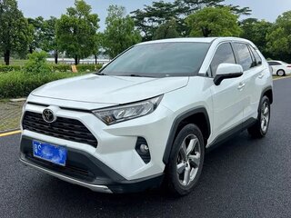 2022 Toyota RAV4 V (XA50), белый, 3525000 рублей, вид 1