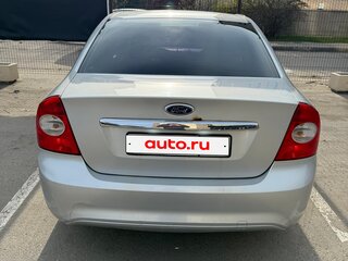 2009 Ford Focus II Рестайлинг, серебристый, 600000 рублей, вид 3