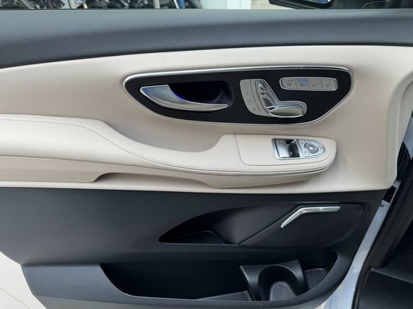2026 Mercedes-Benz V-Класс Long 300 d длинный III (W447) Рестайлинг 2, белый, 15170000 рублей - вид 19