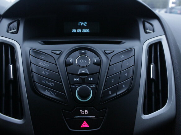 2012 Ford Focus III, белый - вид 13