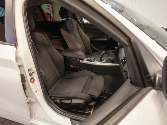 2012 BMW 1 серии 118i II (F20/F21), белый, 1295000 рублей - вид 29