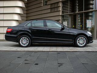 2011 Mercedes-Benz E-Класс 250 5G-Tronic IV (W212, S212, C207), чёрный, 2277000 рублей, вид 5