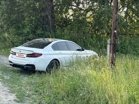 2021 BMW 5 серии 520d xDrive VII (G30/G31/G38) Рестайлинг, белый, 4900000 рублей, вид 4