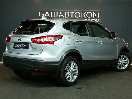 2017 Nissan Qashqai II, серебристый, 1835000 рублей, вид 4