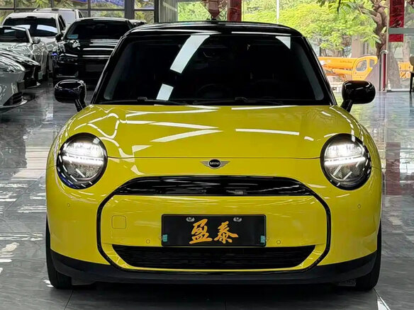 2024 Mini Hatch E IV (F65/F66/J01), жёлтый, 3550000 рублей - вид 1