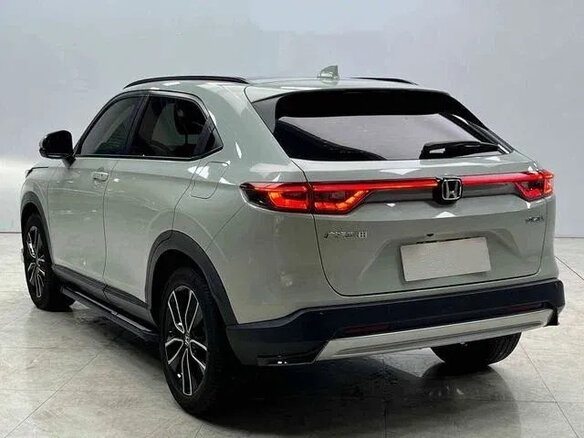 2023 Honda Vezel II, серебристый, 1746000 рублей - вид 4