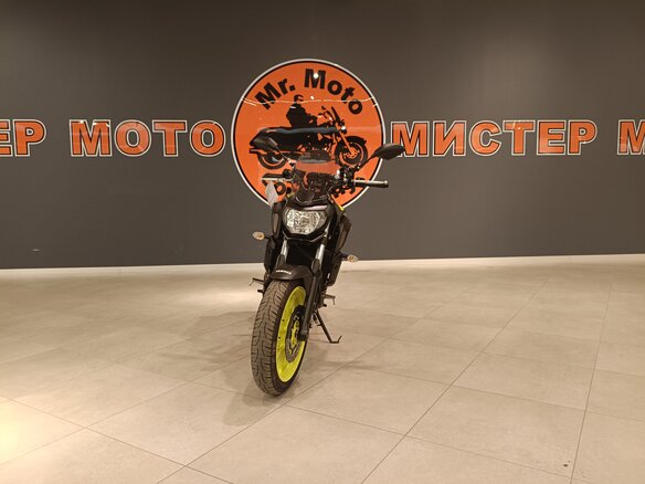2018 Yamaha MT-07 (FZ-07), серебристый, 790000 рублей - вид 2