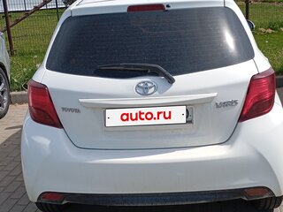 2016 Toyota Yaris III Рестайлинг, белый, 990000 рублей, вид 1