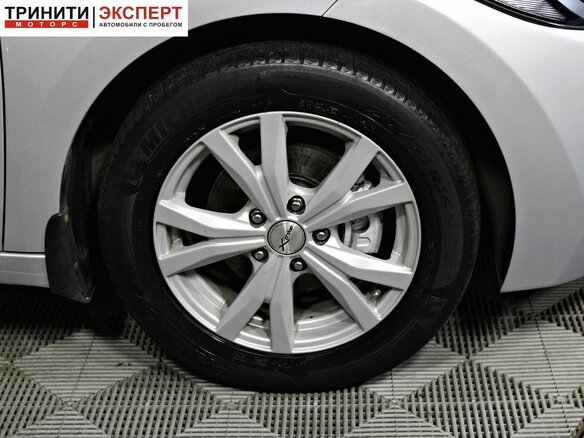 2017 Hyundai Elantra VI (AD), серебристый, 1347000 рублей - вид 14