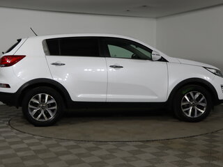 2015 Kia Sportage III Рестайлинг, белый, 1549990 рублей, вид 4