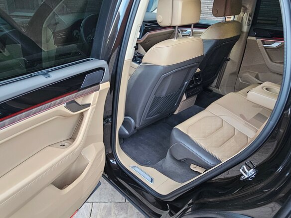 2018 Volkswagen Touareg III, коричневый, 5080000 рублей - вид 31