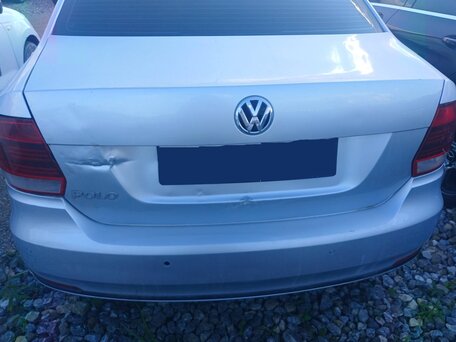 2017 Volkswagen Polo V Рестайлинг, серебристый, 826000 рублей, вид 4