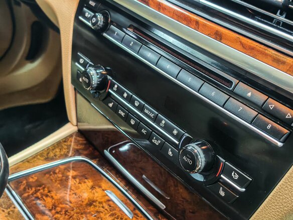 2014 BMW 7 серии Long 740Li xDrive V (F01/F02/F04) Рестайлинг, серый, 2999900 рублей - вид 25
