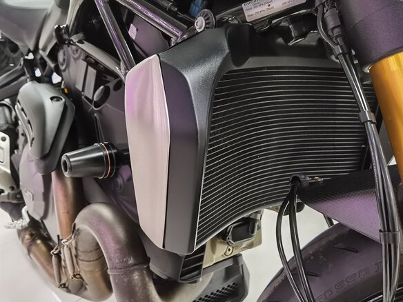2020 Ducati Monster 1200, чёрный, 1290000 рублей - вид 34