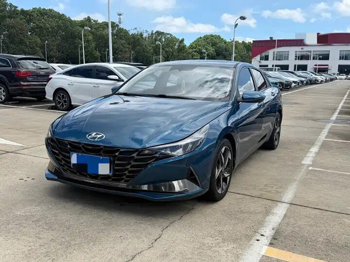 Открыть фотографии: Hyundai Elantra VII (CN7)