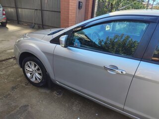 2009 Ford Focus II Рестайлинг, серебристый, 560000 рублей, вид 3