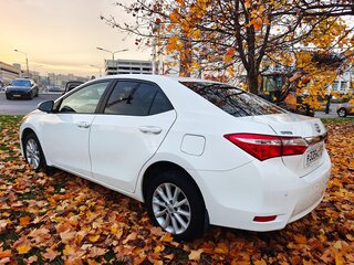 2013 Toyota Corolla XI (E160, E170, E180), белый, 1360000 рублей, вид 4