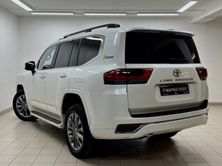 2021 Toyota Land Cruiser 300 Series, белый, 9770000 рублей, вид 4