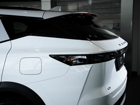 2026 Omoda C7, белый, 3498000 рублей - вид 6