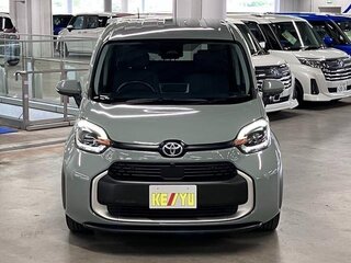2022 Toyota Sienta III, зелёный, 1200000 рублей, вид 2