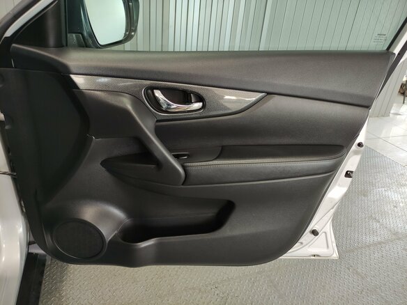 2017 Nissan X-Trail III Рестайлинг, серебристый, 1520000 рублей - вид 15