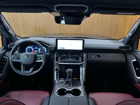 2026 Toyota Land Cruiser 300 Series, чёрный - вид 11