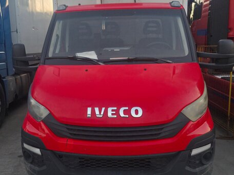 2017 Iveco Daily, красный, 2000000 рублей, вид 1