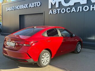 2022 Hyundai Solaris II Рестайлинг, красный, 1470000 рублей, вид 4