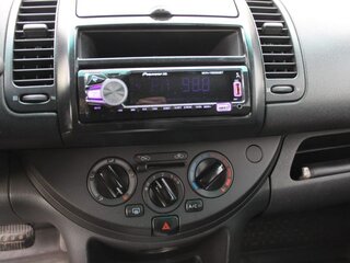 2010 Nissan Note I Рестайлинг, серебристый, 699000 рублей, вид 3