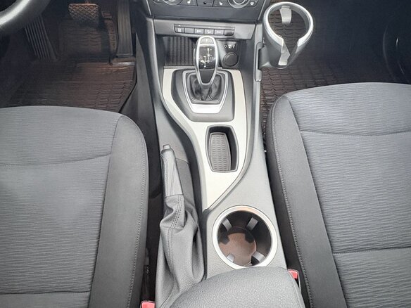 2014 BMW X1 20i I (E84) Рестайлинг, белый - вид 12