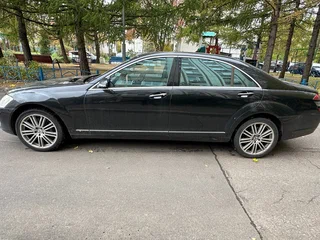 2008 Mercedes-Benz S-Класс 500 Long V (W221), чёрный, 900000 рублей, вид 2