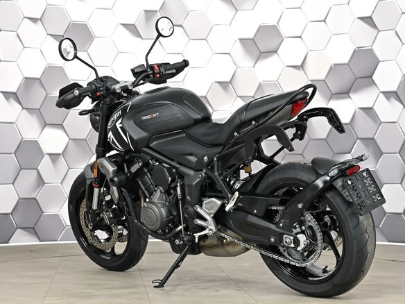 2022 Triumph Trident 660, чёрный, 727000 рублей - вид 7