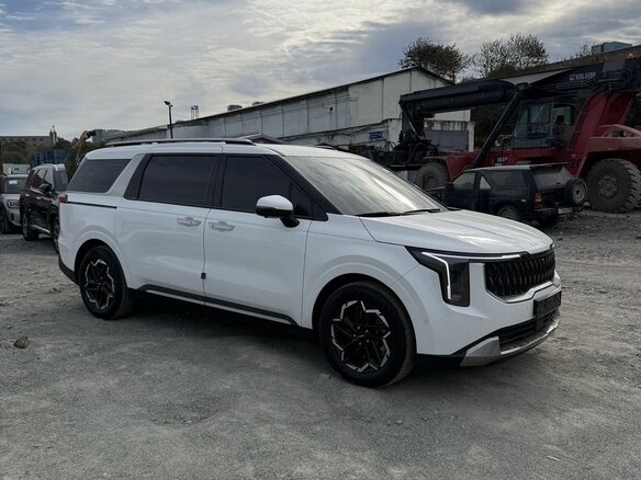 2024 Kia Carnival IV Рестайлинг, белый, 6300000 рублей - вид 5