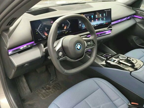 2024 BMW i5 Long eDrive35L, серый, 6990000 рублей - вид 7