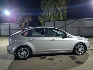 2010 Ford Focus II Рестайлинг, серый, 750000 рублей, вид 5