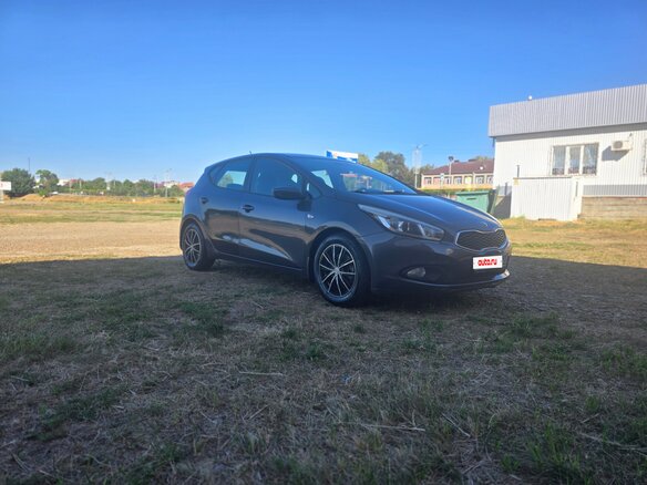 2013 Kia Ceed II, серый, 750000 рублей