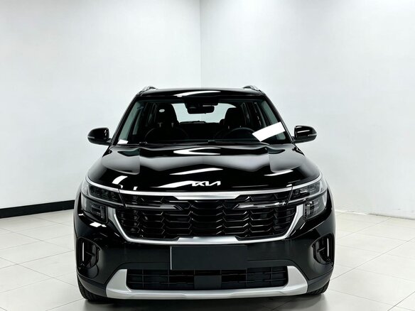 2023 Kia Seltos I Рестайлинг, чёрный, 1895000 рублей - вид 1