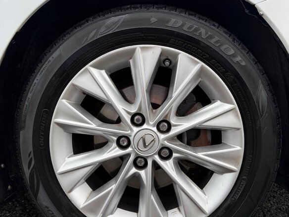 2012 Lexus ES 300h VI, белый - вид 3