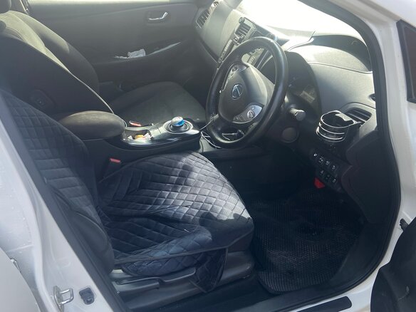 2013 Nissan Leaf (EM57) I (ZE0/AZE0), белый, 1250000 рублей - вид 6