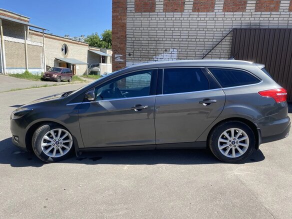 2017 Ford Focus III Рестайлинг, серый, 950000 рублей - вид 8