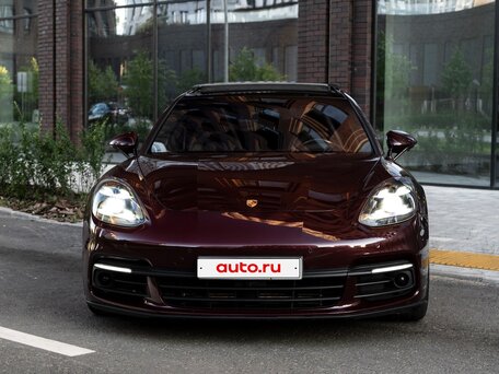 2020 Porsche Panamera 4 Sport Turismo II, красный, 7000000 рублей, вид 3