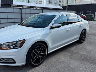 2018 Volkswagen Passat (North America and China) I Рестайлинг, белый, 1890000 рублей, вид 3